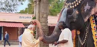 पीएम मोदी ने तिरुचिरापल्ली में श्री रंगनाथस्वामी मंदिर में पूजा-अर्चना की