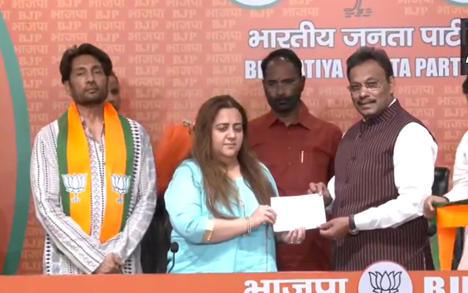 Radhika Kheda and actor Shekhar Suman join BJP